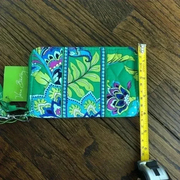 NWT Vera Bradley Zip-Around Wristlet Emerald Green Paisley - Picture 10 of 10